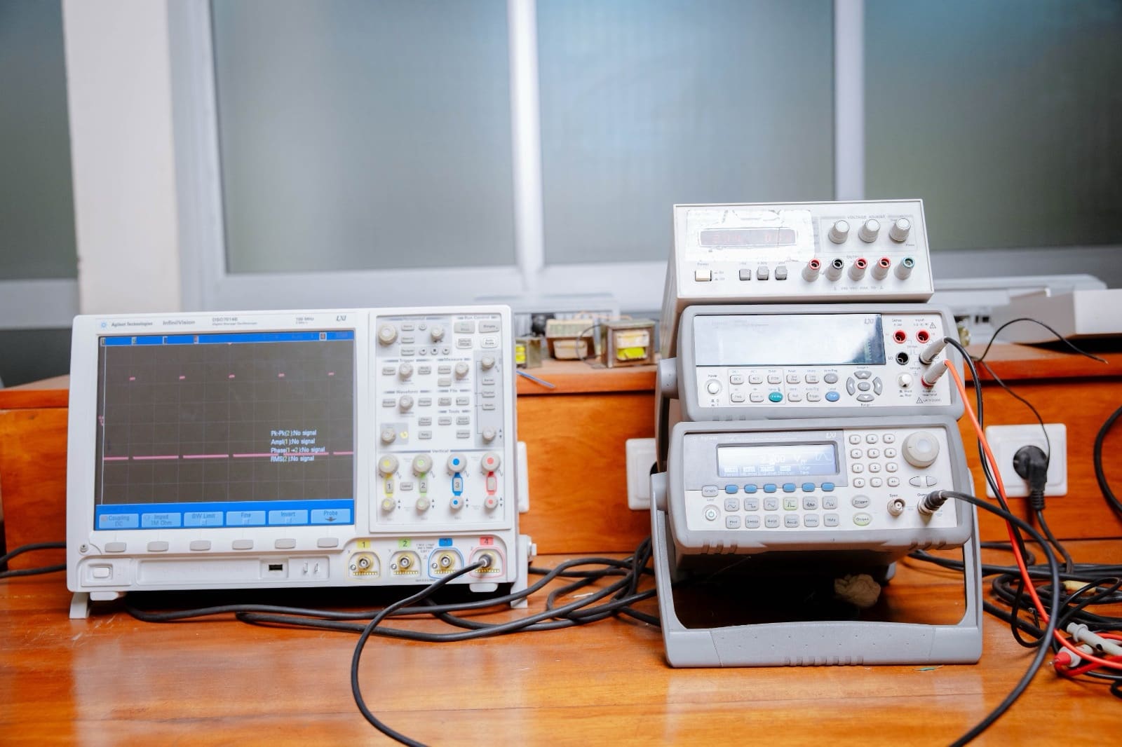 What you'll learn in the Electrical & Telecommunications Engineering program